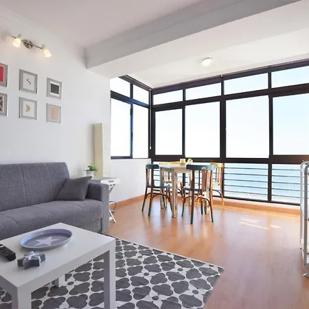 Open Loft & Sea Views 700m From Natural Pools