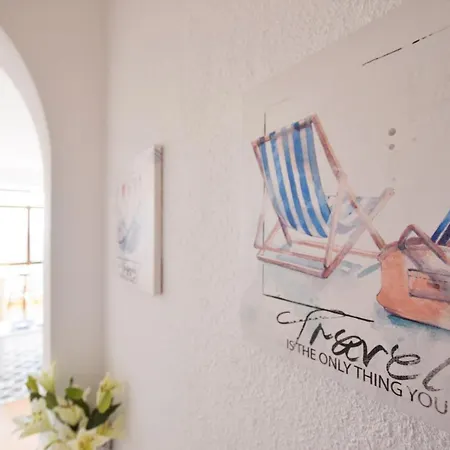 Open Loft & Sea Views 700m From Natural Pools Lägenhet